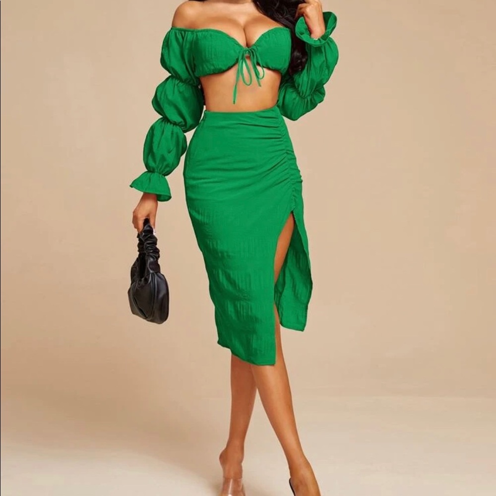 Green top and bottom